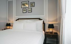 La Palm Hotel